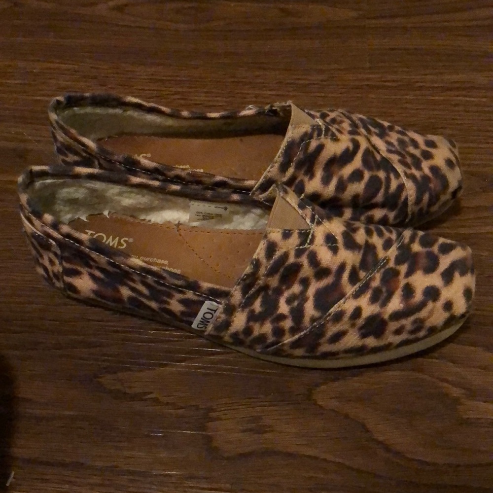 Toms canvas slip on shoes, cheetah, fleece lined,